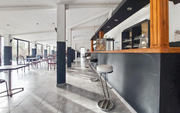 Maison à vendre    15 pièces • 770 m2 Reillanne