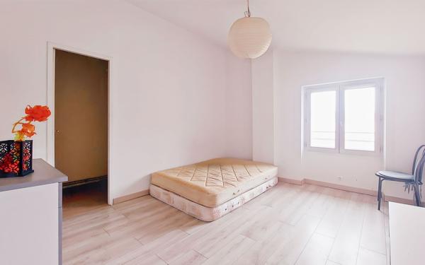 Maison à vendre    15 pièces • 770 m2 Reillanne