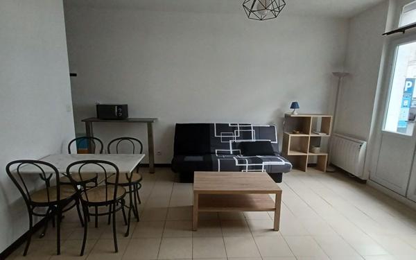 Appartement à louer    1 pièce •    Rochefort
