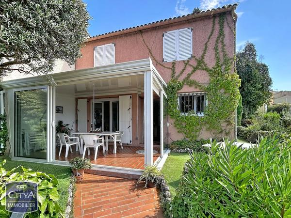 Maison à vendre 4 pièces 84m² Saint-Raphaël (83700)