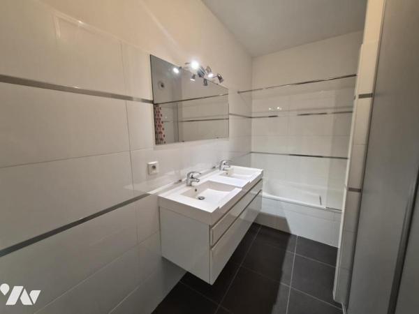 APPARTEMENT T3 ( 2 chambres) AVEC TERRASSE ET 2 PARKINGS