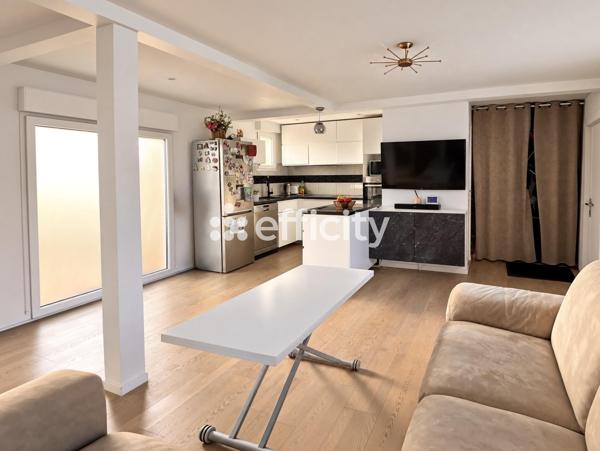 Maison
         4 pièces
        - 100 m² Exclusivité 550 000 €*