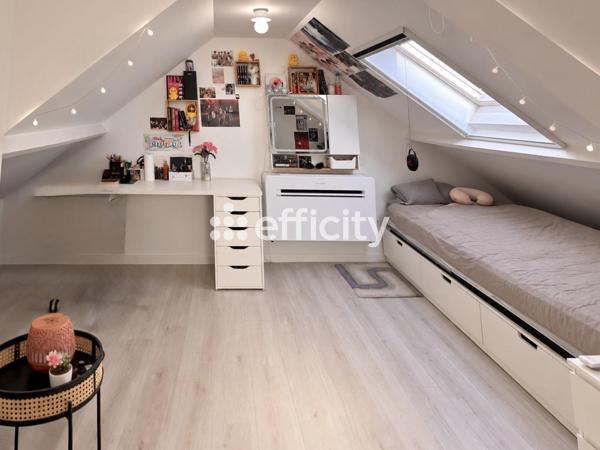 Maison
         4 pièces
        - 100 m² Exclusivité 550 000 €*