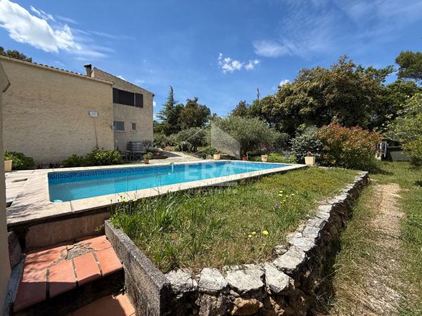 A VENDRE SAINT MAXIMIN LA SAINTE BAUME MAISON T5 DE 100 M² SUR 1975 M² DE JARDIN GARAGE PISCINE.