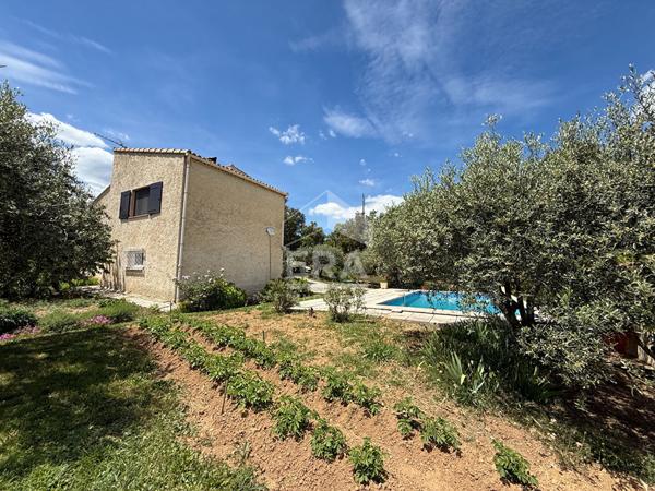 A VENDRE SAINT MAXIMIN LA SAINTE BAUME MAISON T5 DE 100 M² SUR 1975 M² DE JARDIN GARAGE PISCINE.
