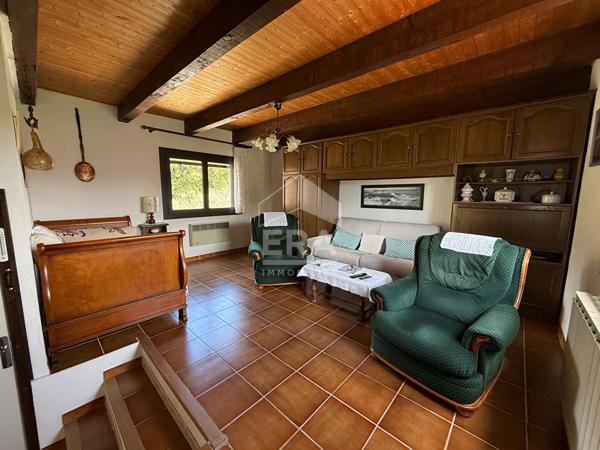 A VENDRE SAINT MAXIMIN LA SAINTE BAUME MAISON T5 DE 100 M² SUR 1975 M² DE JARDIN GARAGE PISCINE.