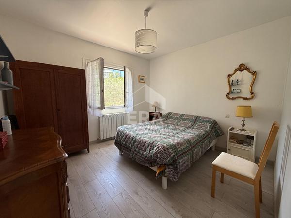 A VENDRE SAINT MAXIMIN LA SAINTE BAUME MAISON T5 DE 100 M² SUR 1975 M² DE JARDIN GARAGE PISCINE.
