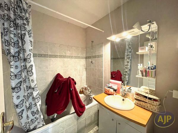 Appartement à louer Nantes : 3 pièces, 48m² avec 2 chambre(s) à 887€ - AJP Immobilier Nantes Est