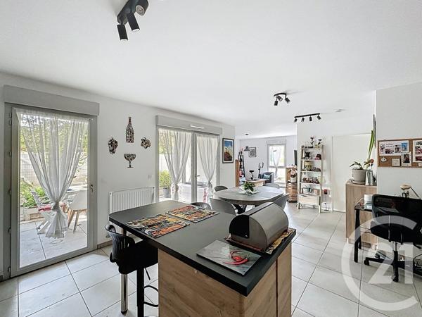 Appartement F3 à vendre  3 pièces - 66 m2 SEREZIN DU RHONE - 69