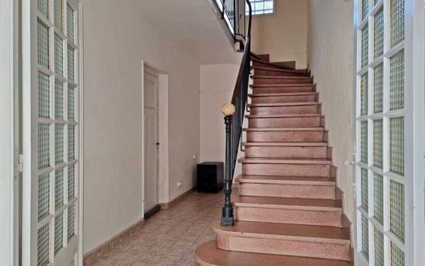 Maison à vendre    4 pièces •  Alès