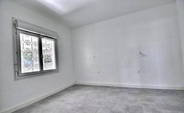 Villa T4 Marignane au pied de la Colline dans quartier recherché avec piscine et possibilité d'aménager une dépendance