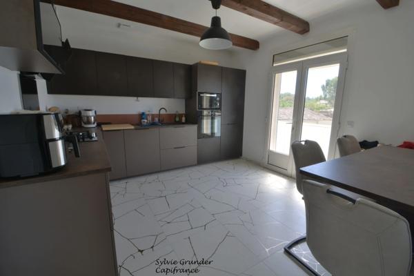 Maison à vendre 215M² 7/8 pièces PELISSANNE (13)