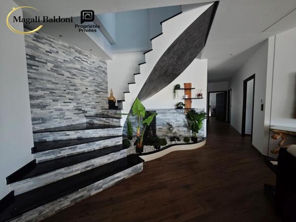 Villa moderne 210 m2- Pièce de vie grandiose- Proche commodités