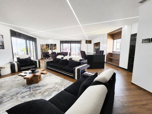 Villa moderne 210 m2- Pièce de vie grandiose- Proche commodités