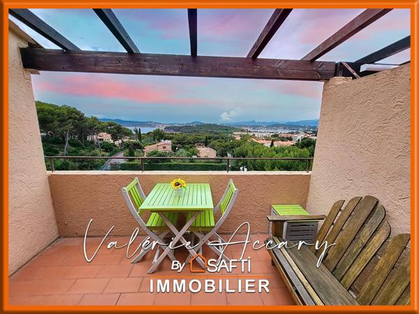 Saint-Mandrier : Appartement vue mer de 53 m², 3 chambres, balcon dans résidence de standing.