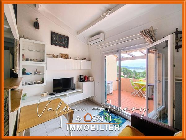 Saint-Mandrier : Appartement vue mer de 53 m², 3 chambres, balcon dans résidence de standing.