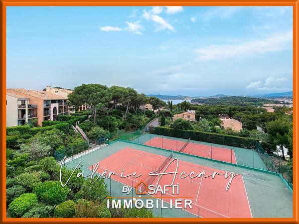 Saint-Mandrier : Appartement vue mer de 53 m², 3 chambres, balcon dans résidence de standing.