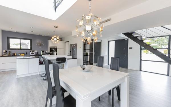 Maison à vendre    4 pièces •  Lons