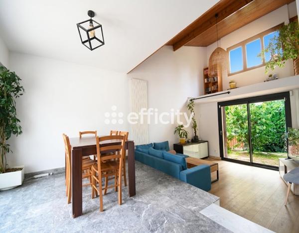 Maison
         7 pièces
        - 130 m² 580 000 € *
