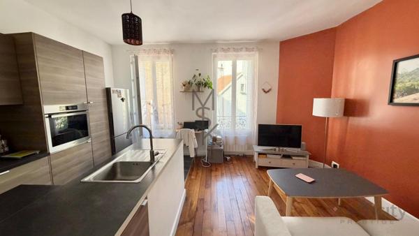 Appartement
         2 pièces
        - 41 m² 288 500 € *