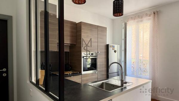 Appartement
         2 pièces
        - 41 m² 288 500 € *