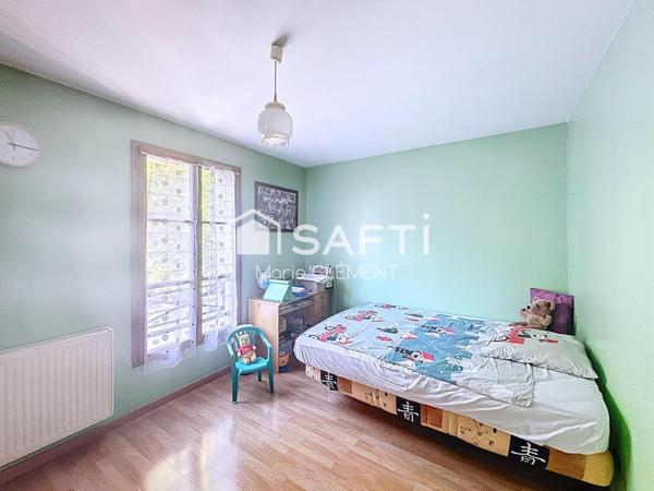 Maison individuelle de 92 m2 en impasse, 3 grandes chambres, garage sous vide sanitaire