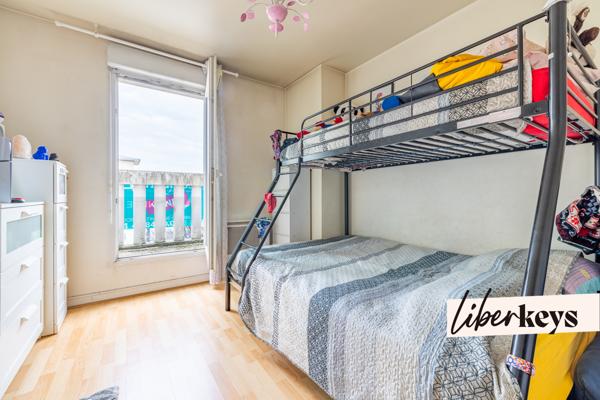 Thiais – T2 avec balcon et parking à proximité immédiate du T9