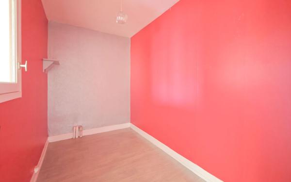 Appartement à vendre    2 pièces • 64 m2 Aurillac