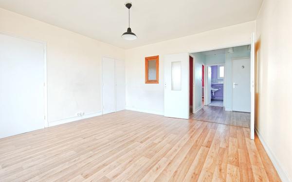 Appartement à vendre    2 pièces • 64 m2 Aurillac