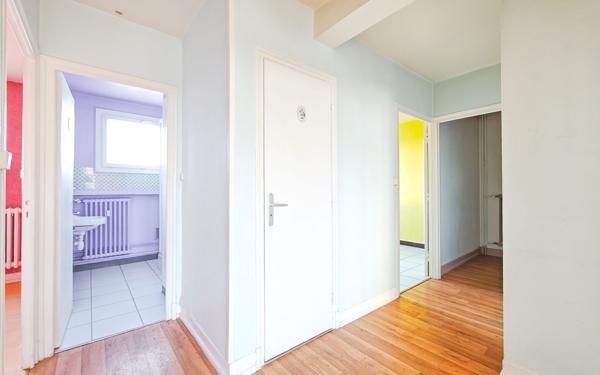 Appartement à vendre    2 pièces • 64 m2 Aurillac