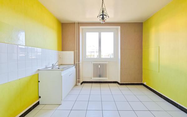 Appartement à vendre    2 pièces • 64 m2 Aurillac