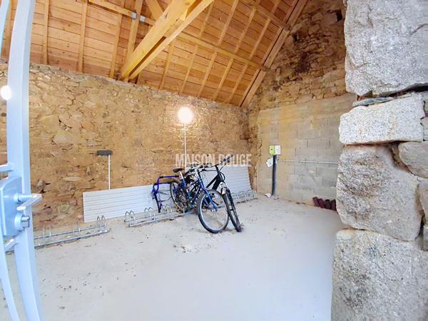 RARE A LA VENTE - Appartement de standing récent avec balcon aperçu mer, garage et ascenseur à Trébeurden