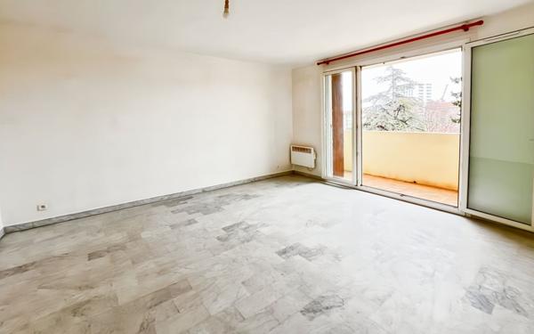 Appartement à vendre    1 pièce • 37 m2 Toulon
