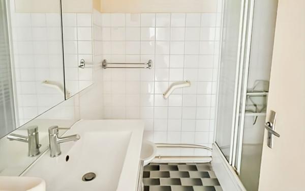 Appartement à vendre    1 pièce • 37 m2 Toulon