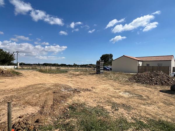 Terrain Longeville Sur Mer 331m2