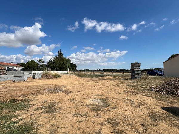 Terrain Longeville Sur Mer 331m2