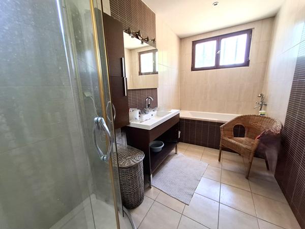 Maison Marseille 7 pièce(s) 295.30 m2