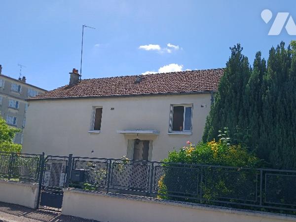 UN PAVILLON D'HABITATION