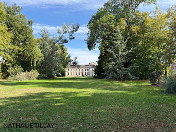 Maîson de Maître, proche Orléans, chateau, à  vendre, Orléans est, parc et dependances.