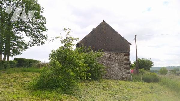 A vendre à SAINT QUENTIN LES CHARDONNETS