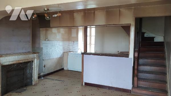 A vendre à SAINT QUENTIN LES CHARDONNETS