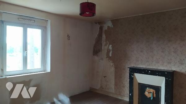 A vendre à SAINT QUENTIN LES CHARDONNETS