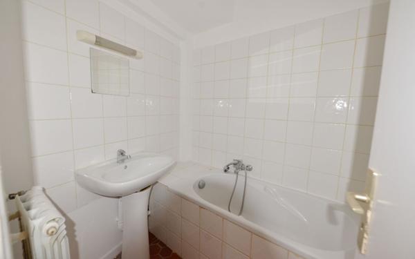 Appartement à louer    2 pièces • 59,39 m2 Grasse