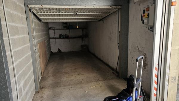 Vence (06140) VENCE, Garage à vendre