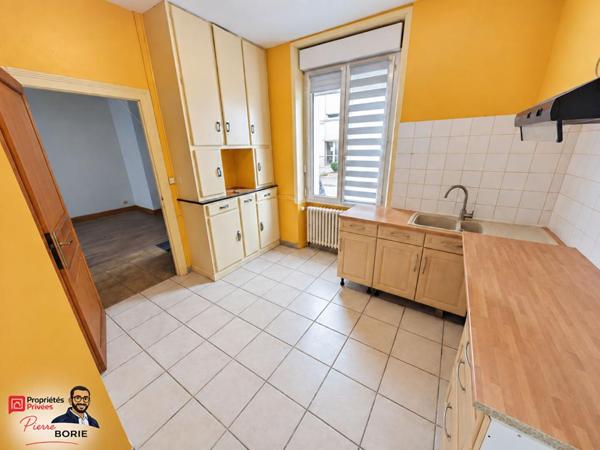 CHÂTEAUROUX - Maison 68 m² -  2 chambres et un bureau - Vie de plain-pied possible - Cour - Grande cave