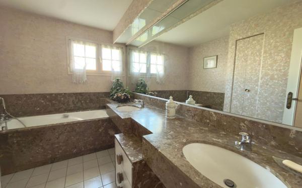 Maison à vendre    6 pièces • 134,78 m2 Poitiers