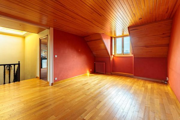 Acheter Maison 8 pièces - 260 m²