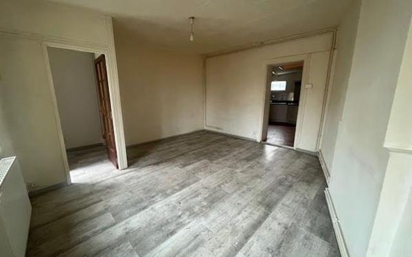 Maison à vendre    2 pièces • 60 m2 Saint-Saulve