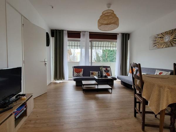 Bordeaux/Camille Godard - Appartement entièrement rénové vue dégagée.