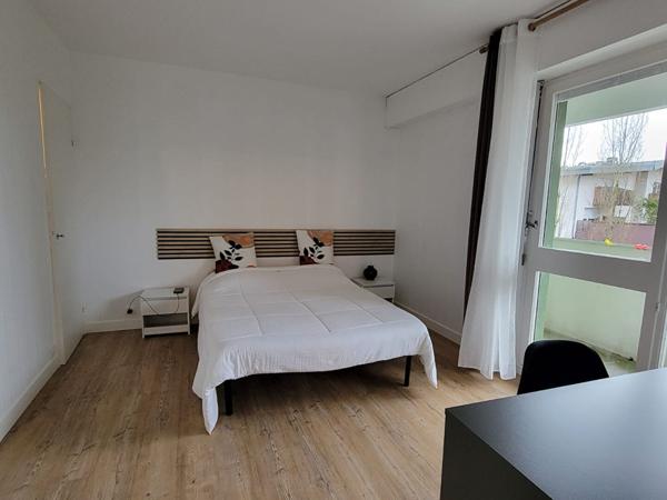 Bordeaux/Camille Godard - Appartement entièrement rénové vue dégagée.